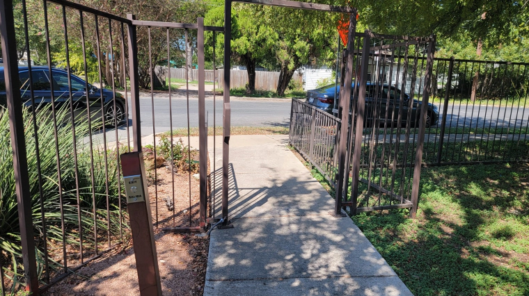 Service Gate Installation (1)